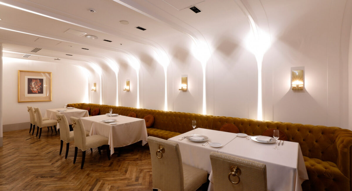 ホテルオークラ福岡のルームサービスメニューは110種類以上 食事券はあるがランチクーポンは無い 旅ソム 旅行のソムリエ