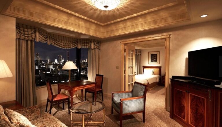リーガロイヤルホテル東京のルームサービスの欠点 ジュニアスイートの部屋がおすすめ 旅ソム 旅行のソムリエ