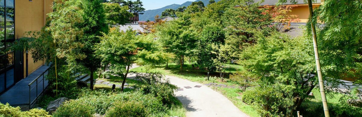 箱根翠松園の庭園