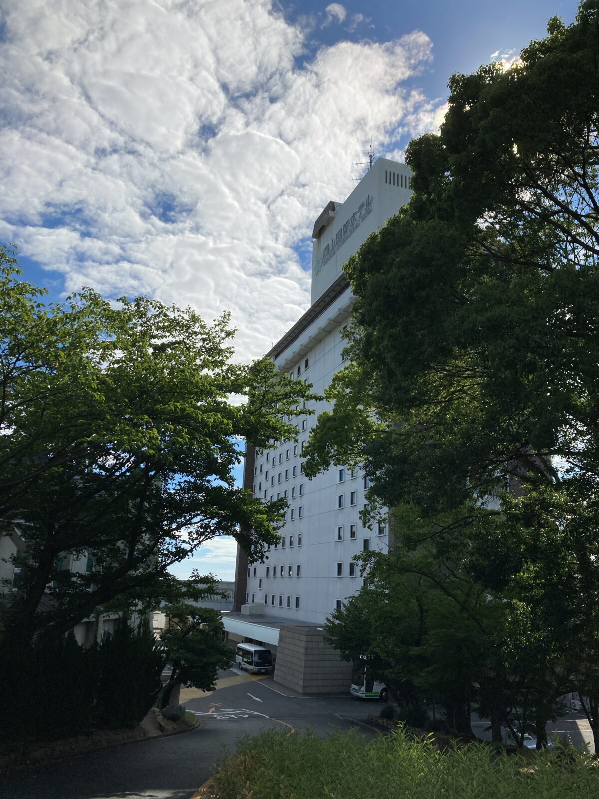 岡山国際ホテル｜心霊の噂の真相！ランチ・レストランの口コミは高評価！│旅ソム｜旅行のソムリエ