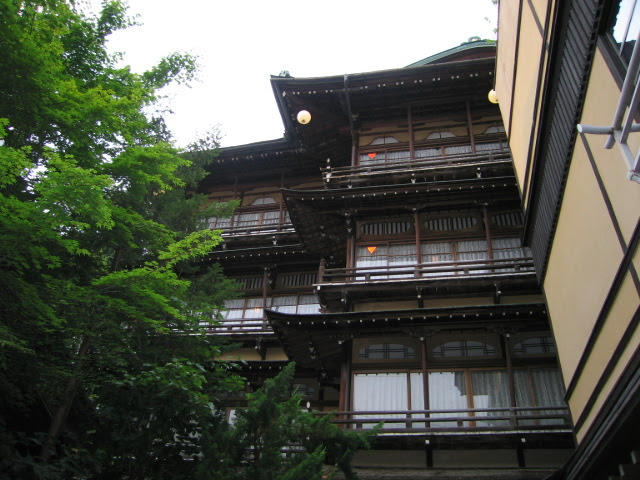 渋温泉金具屋の外観